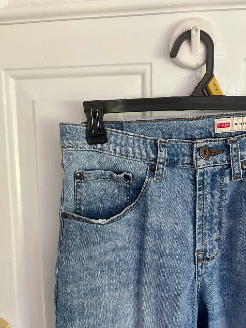 Wrangler Light Blue Men's Jeans Back Pocket Detail - Picture 5 of 15